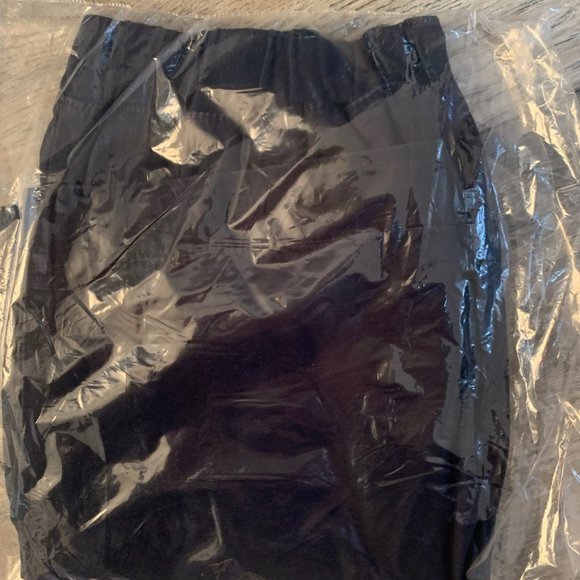 NWT LANDS' END‎ GIRL'S PULL ON ELASTIC WAIST SHORTS CLASSIC NAVY MEDIUM - Picture 5 of 5